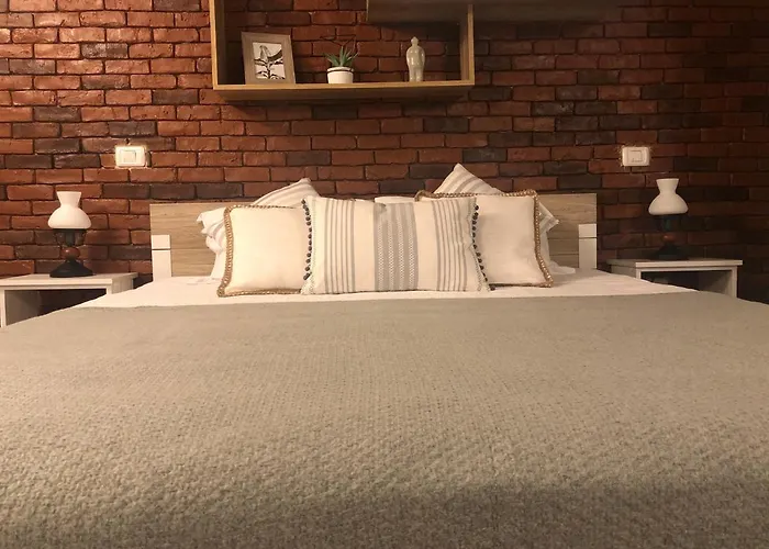 Cozy Central Apartment